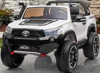 Pojazd Toyota Hillux 4x4 do 60 kg
