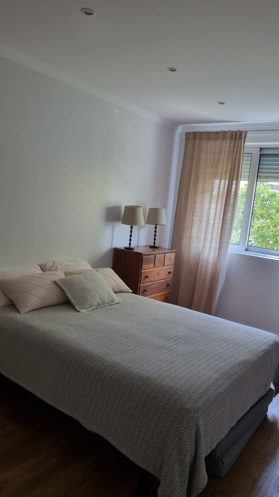 Quarto no centro Maia