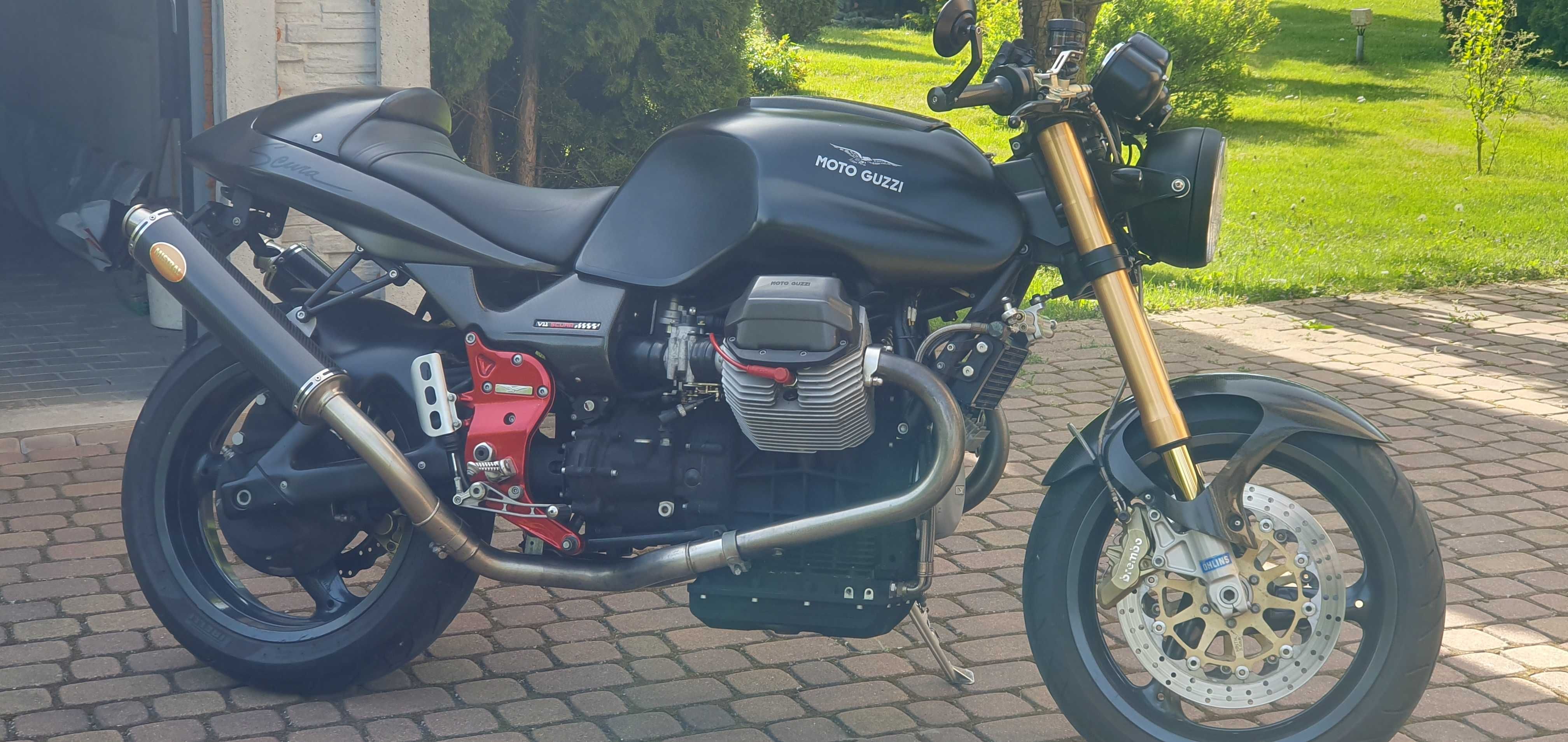 Moto Guzzi V11 scura.