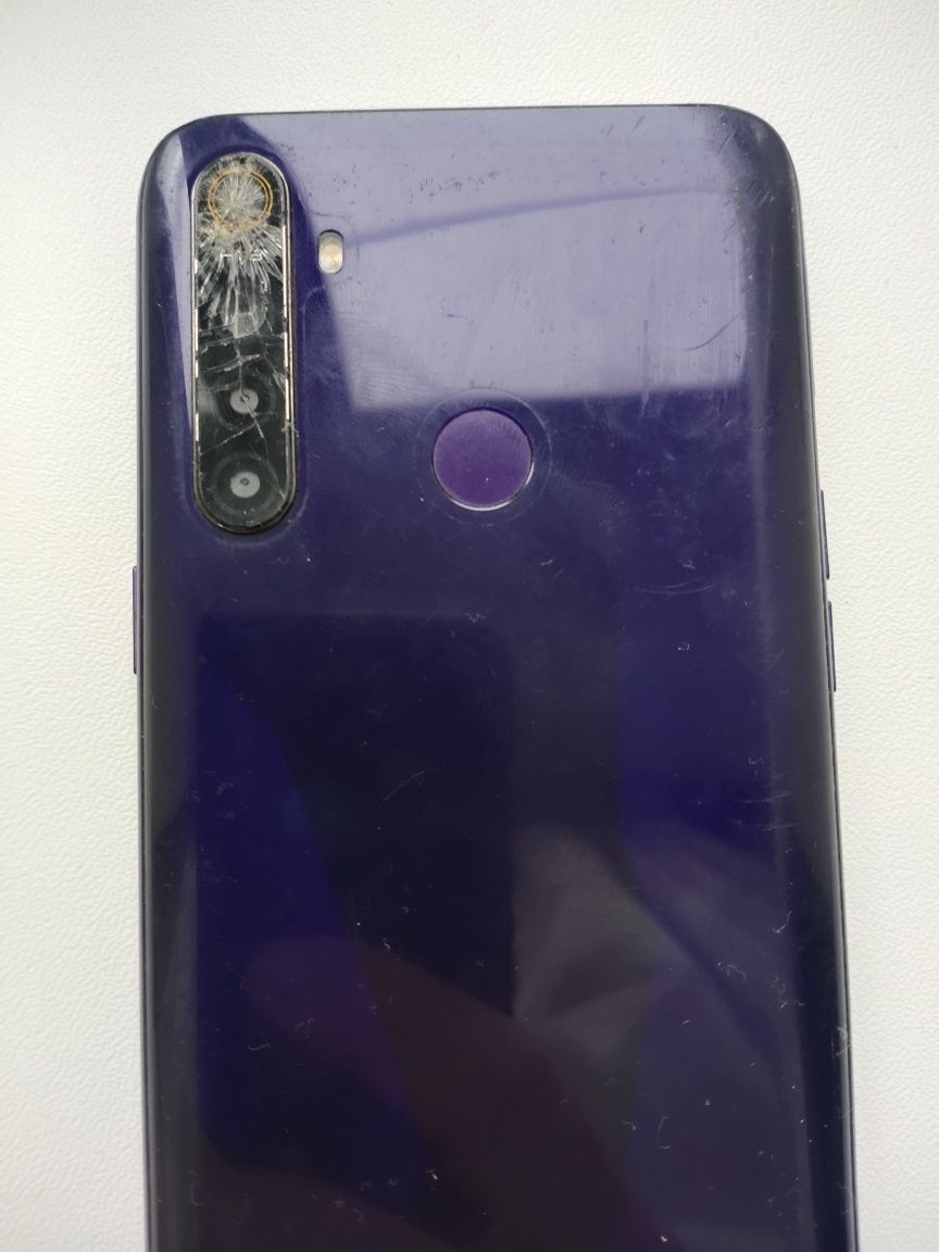 Телефон Realme 5