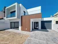 Casa / Villa T4 em Silveira de 211,00 m2
