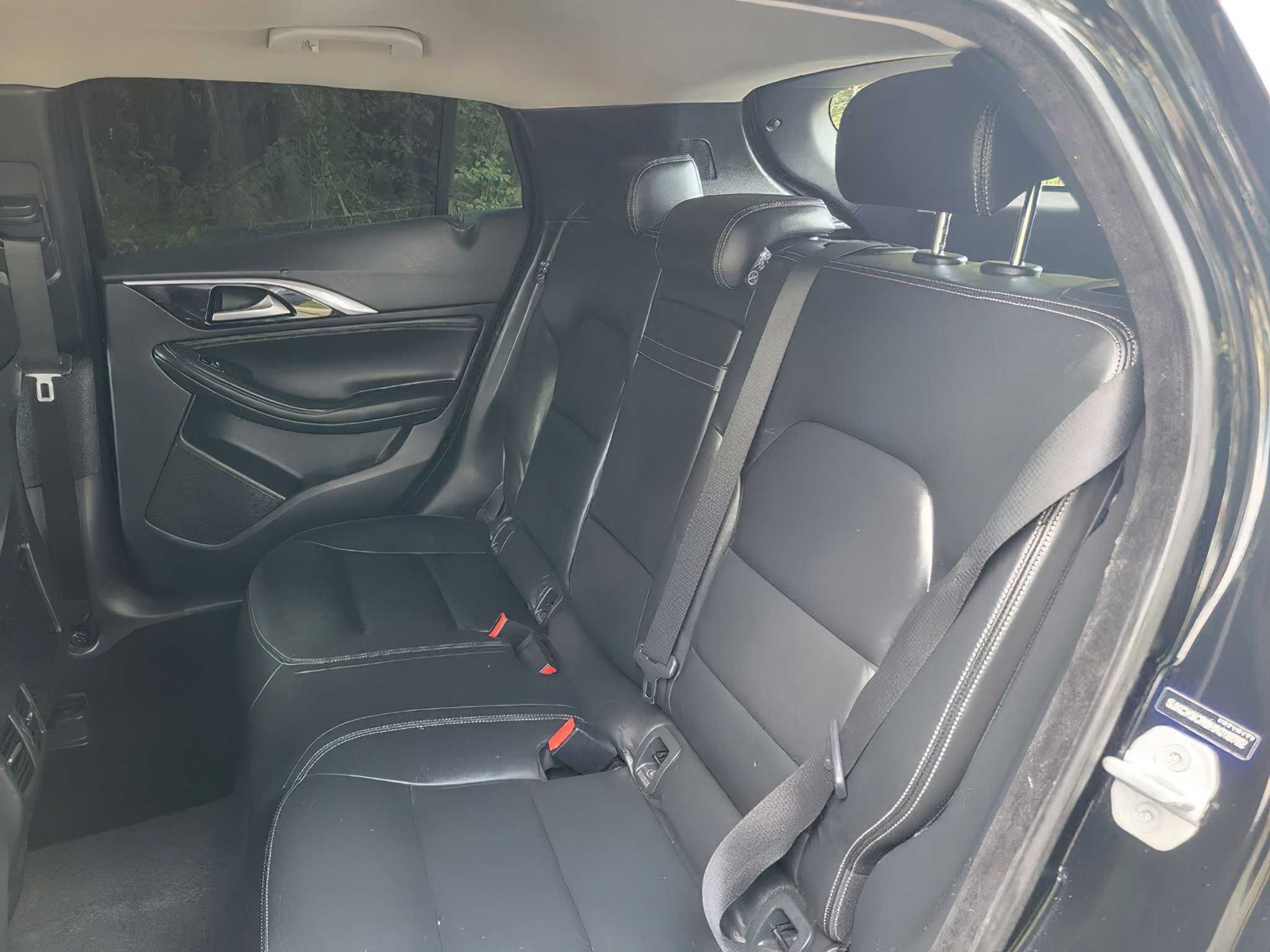 Infiniti QX30      2017