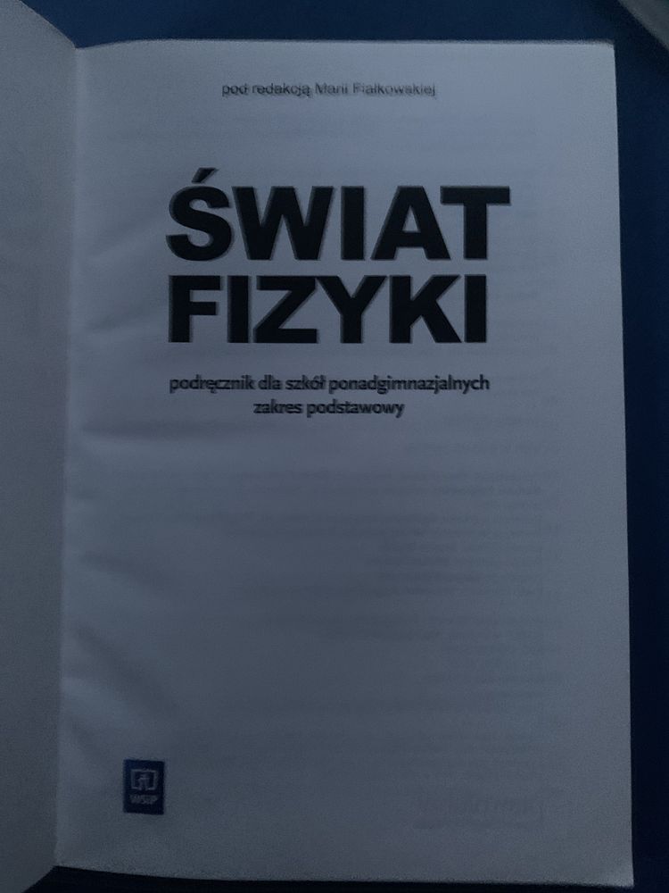 Świat fizyki - podręcznik dla szkół ponadgimnazjalnych