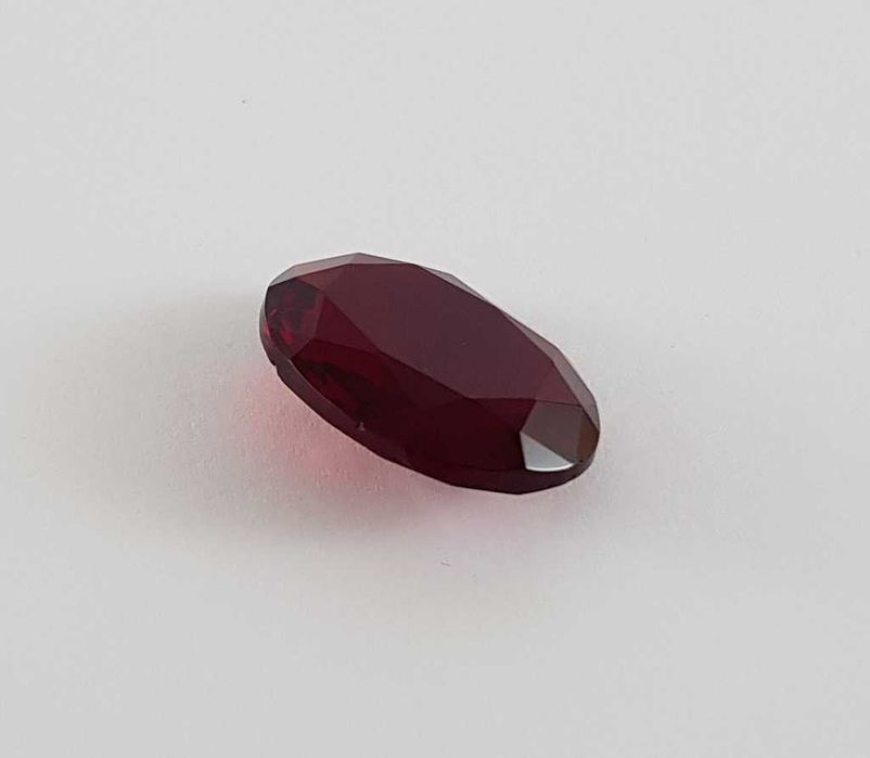 Kamień jubilerski o barwie rubinu - 41,85 ct
