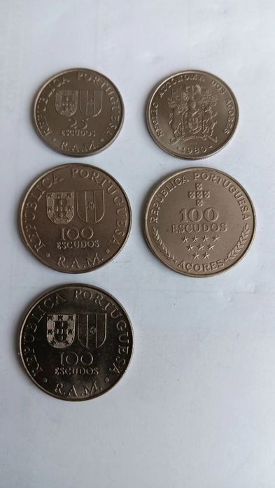 2 colecções das regiões Autónomas