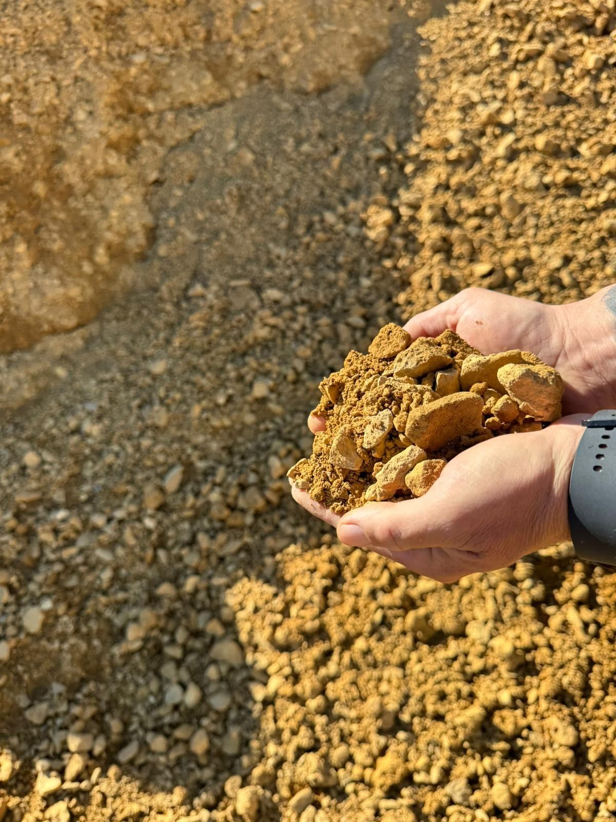 Kamień na utwardzenie dolomit, kruszywa, ziemia, piasek..