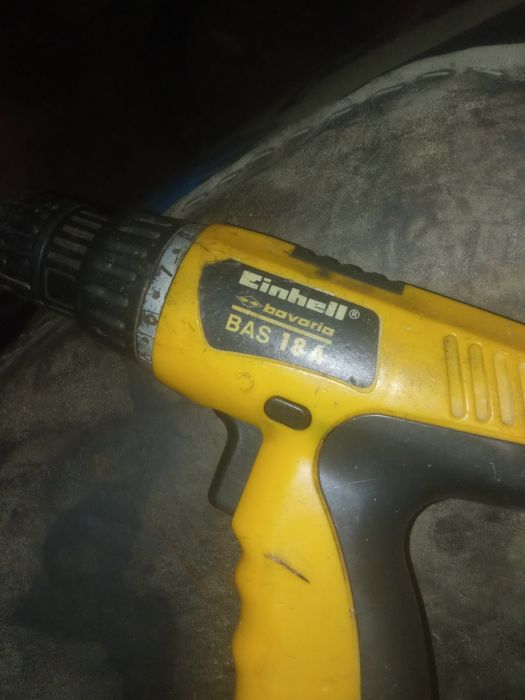На продаж - шуруповерт на Акамуляторі б.у 450 грн