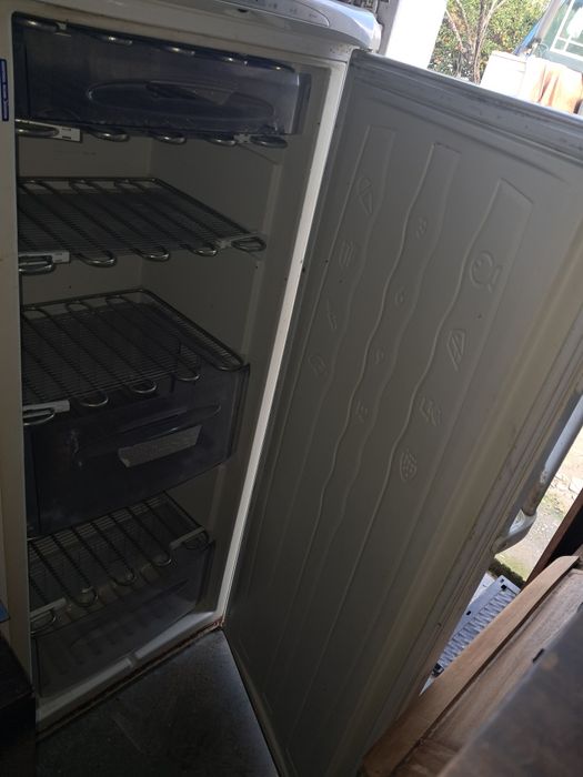 Arca vertical Ariston