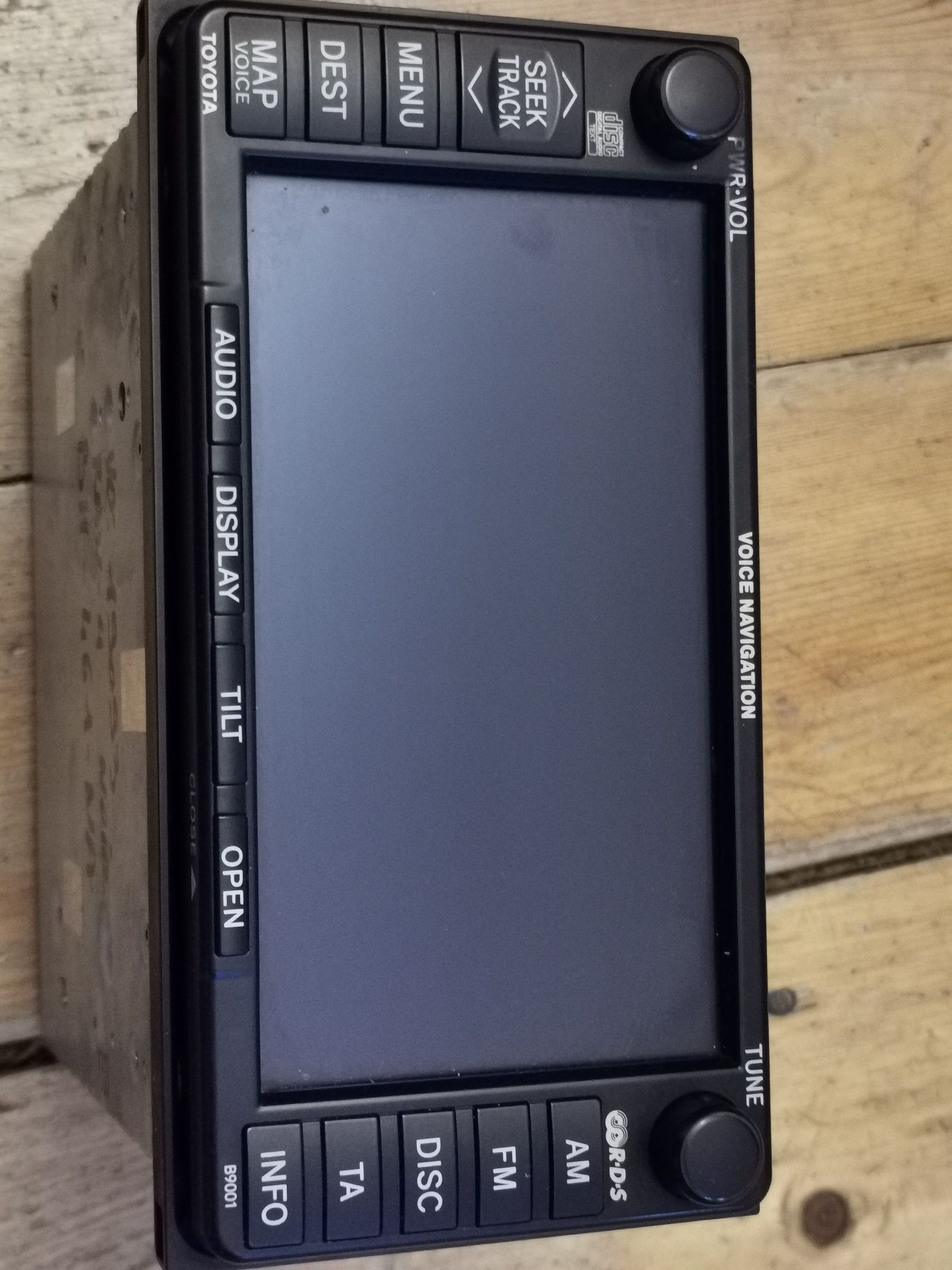 Radio/ panel nawigacji - oryginalne - Toyota Rav 4 II
