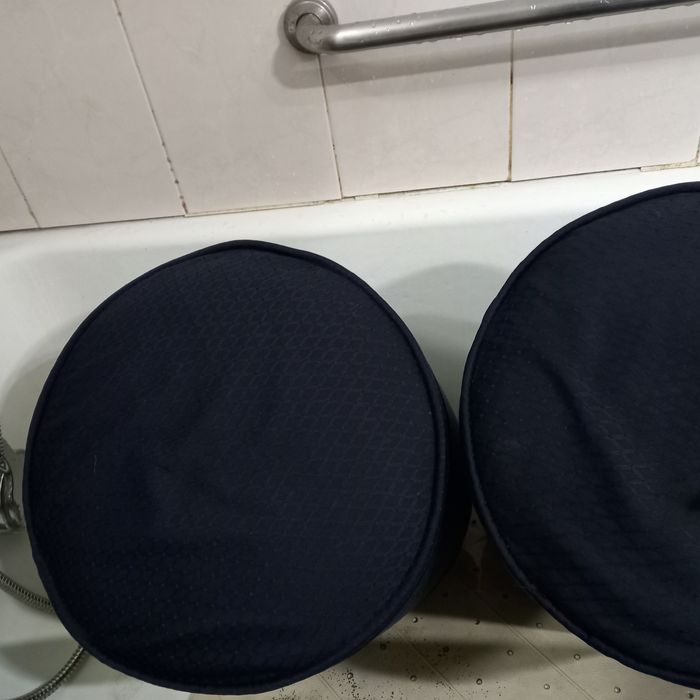 3 Puf para embelelezar e serve de banco para visitas