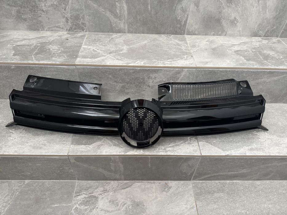 Решітка радіатора оригінальна 5k0853653s