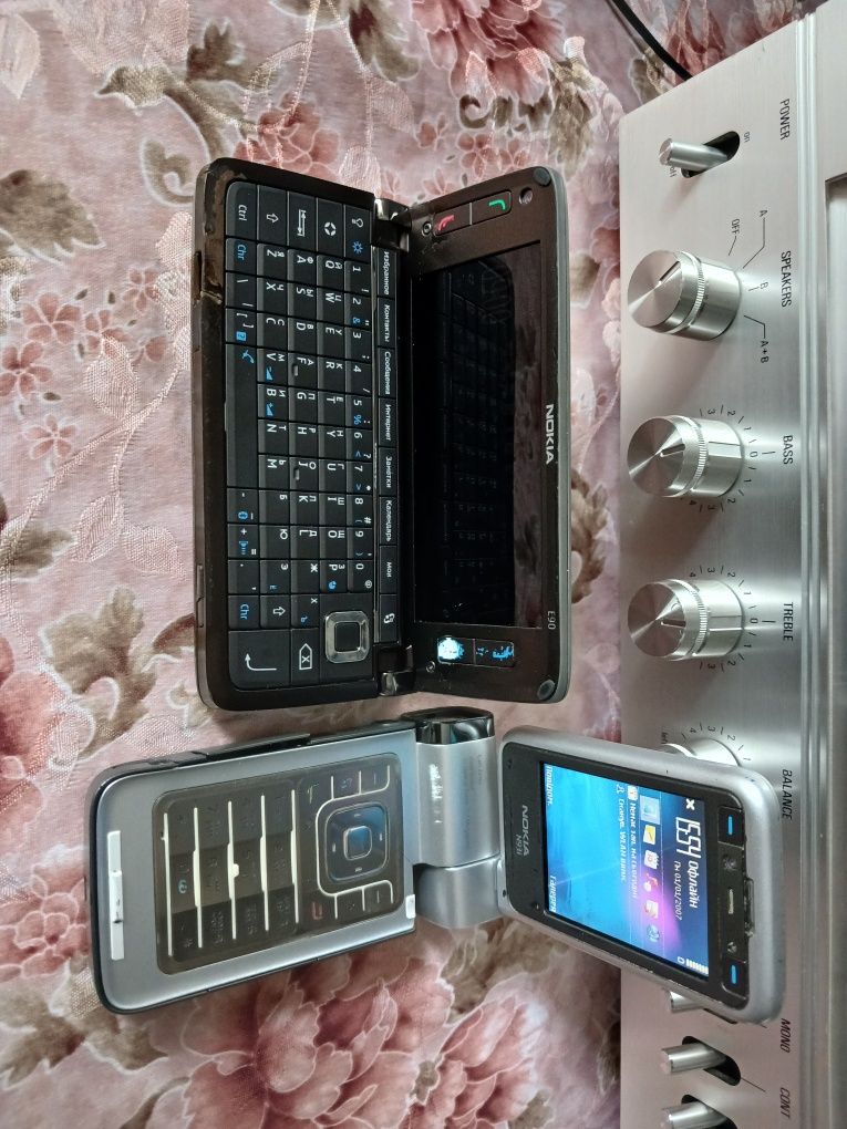 Nokia e90. Nokia n93i-1