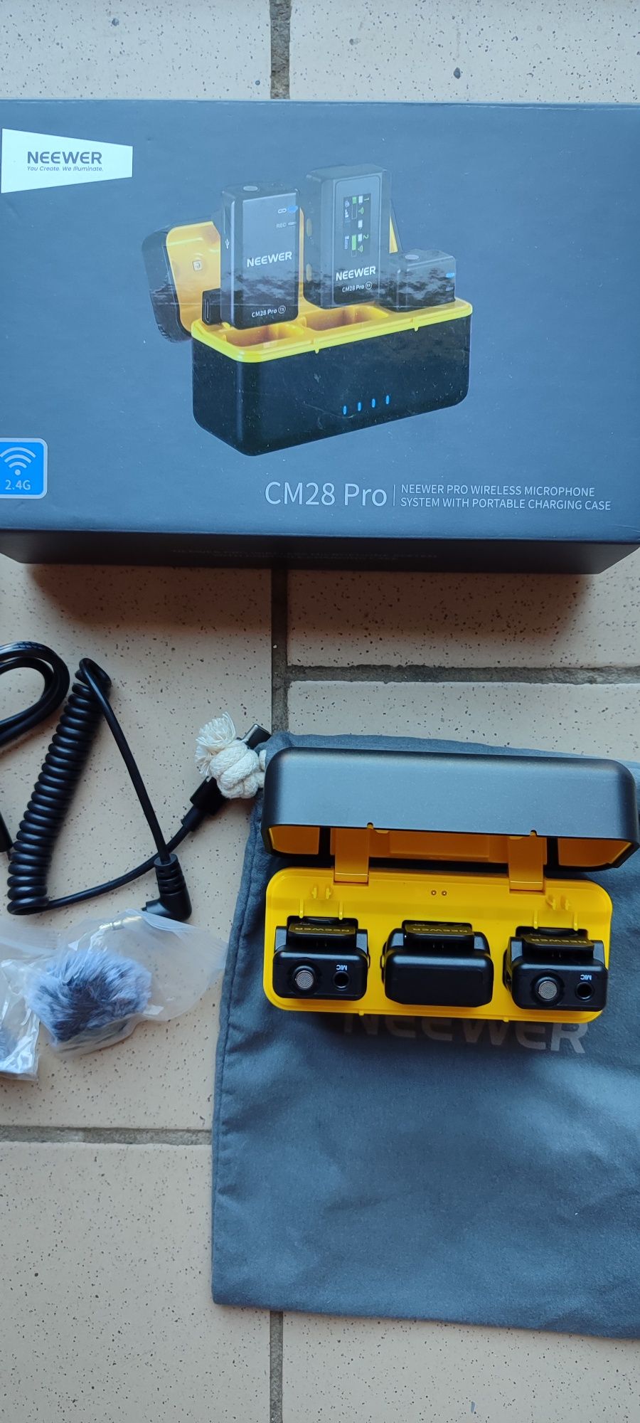Петлічна мікрофонна система Neewer CM28 pro