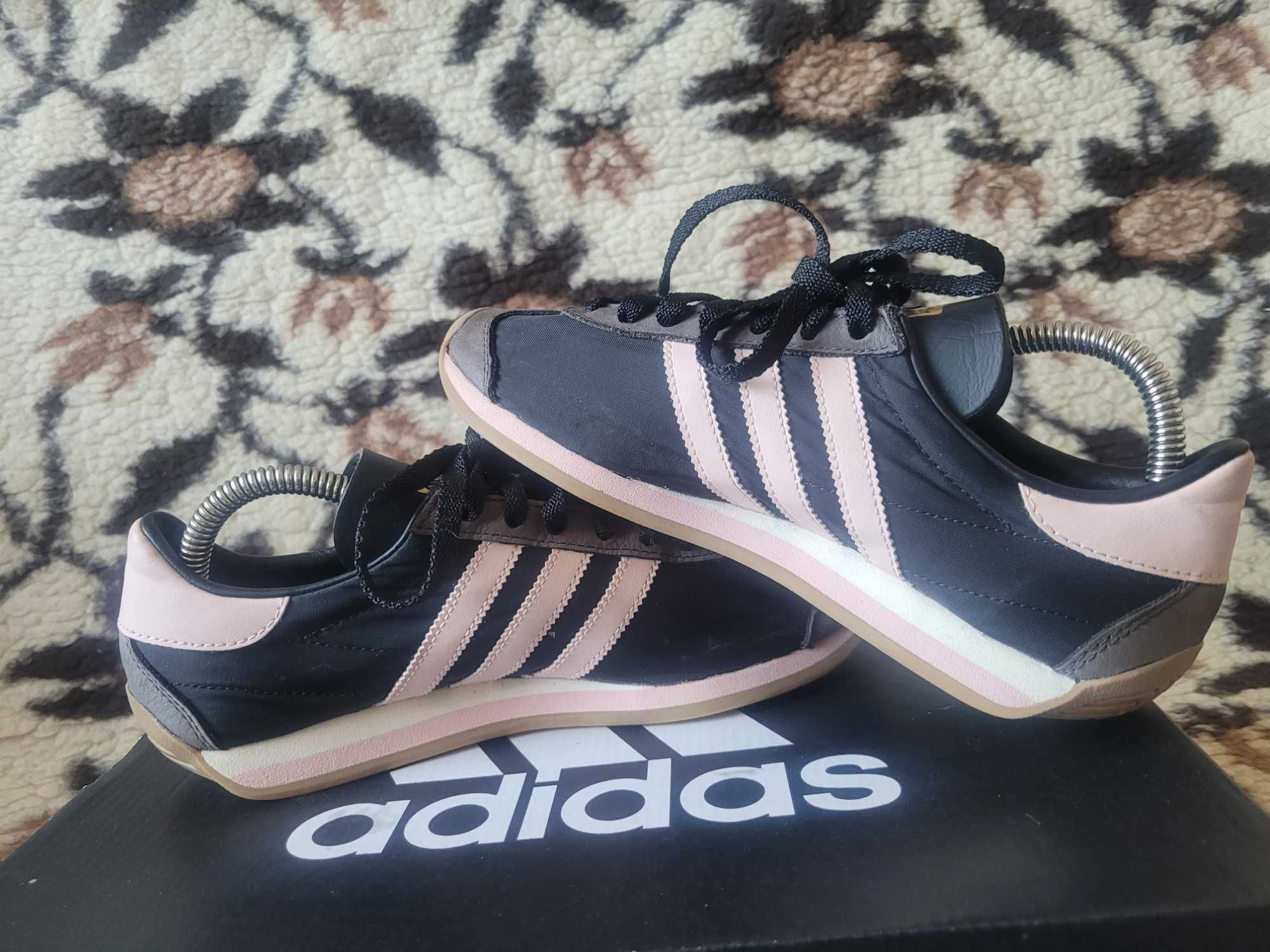 Ekstra lekkie sportowe buty Adidas Country wkł.23,5 cm super stan