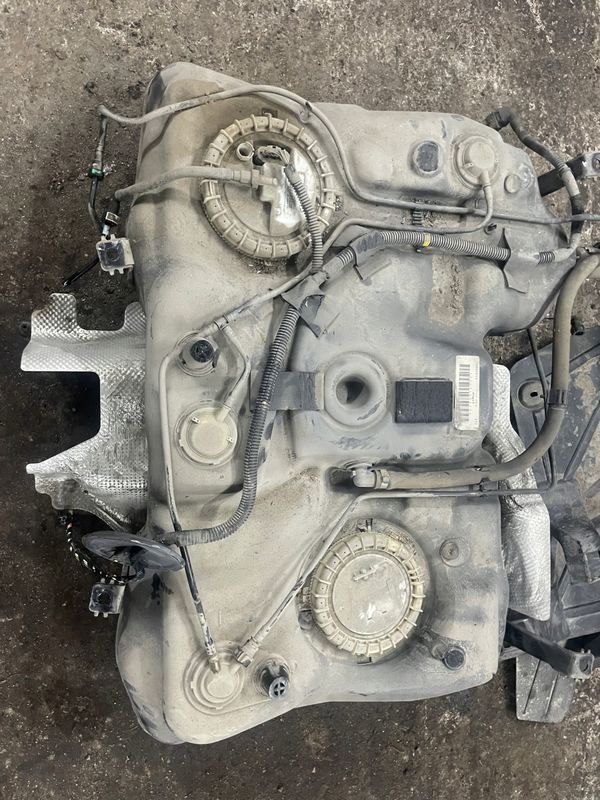 Zbiornik Paliwa Bak Pompa Paliwa Volvo V50/2.5t Awd 4x4