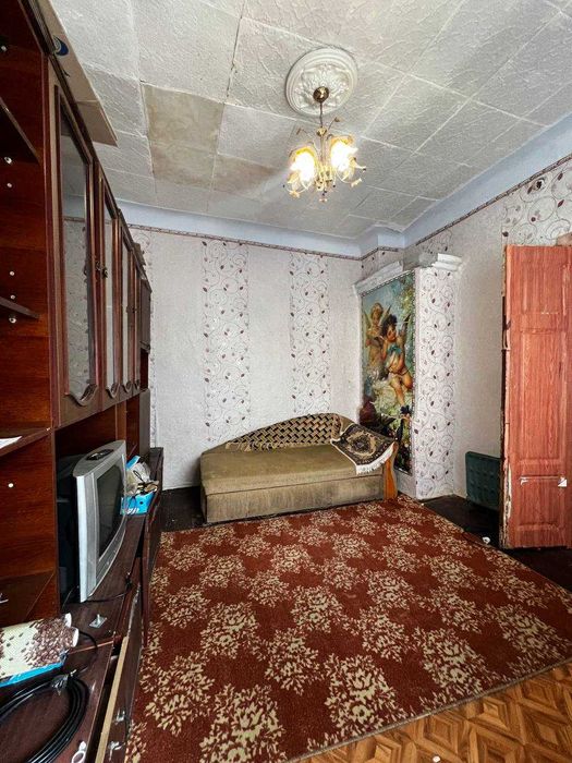 Продам 2 комнатный жилкоп с гаражом Центр города