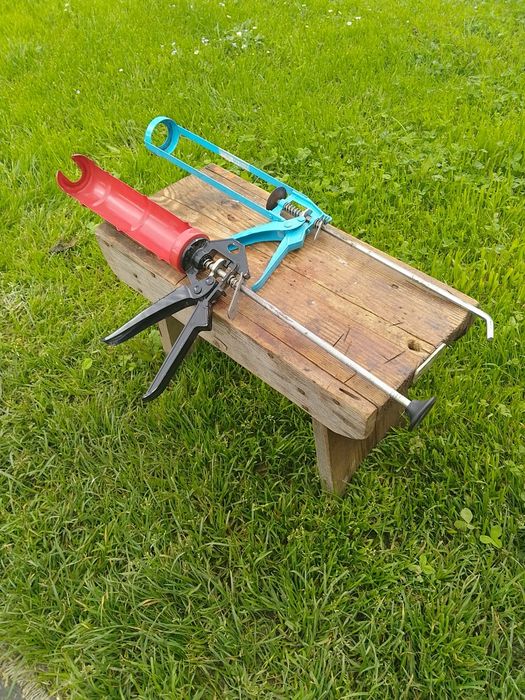 Пистолет (полузакритый-1шт,скелетообразный-1шт)для силикона,герметика.