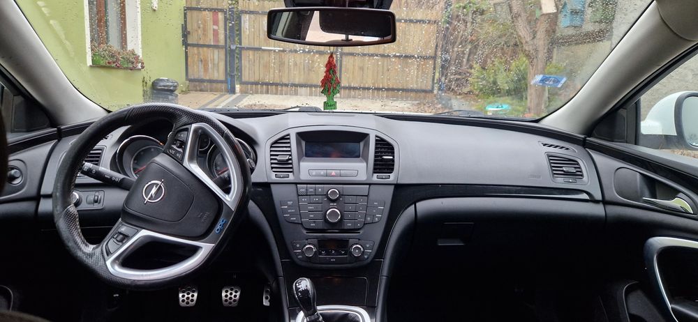 Opel Insignia 2.0 cdti 200 KM biała perła zadbana Xenon