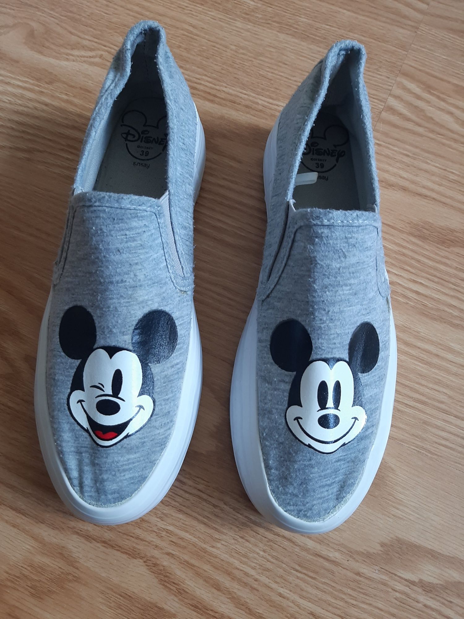 Buty slip-on na platformie 38