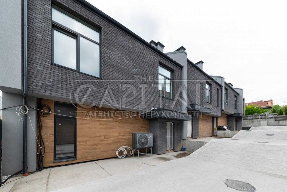 Продаж таунхауса Київ вулиця Деміївська рядом ЦЕНТР