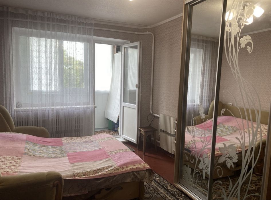 Продам гостинку с балконом 28м2 в индустриальном р-не