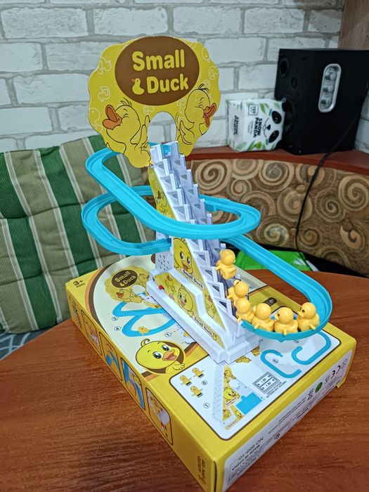 Каченята на гірці, Small duck, іграшка