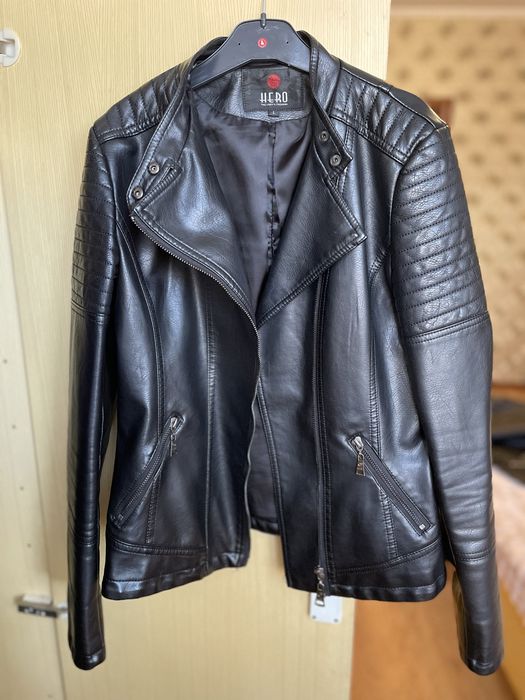 Жіноча шкіряна куртка