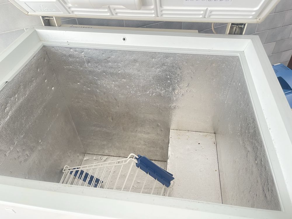 ELECTROLUX ECP2240 Arca Congeladora