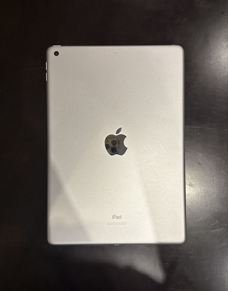 Apple iPad 9. generacja Srebrny 64GB