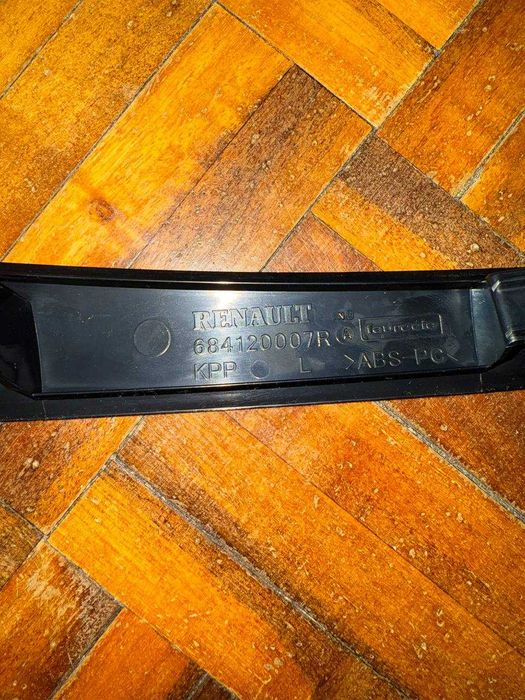 Friso do tablier Renault Mégane III – 15€