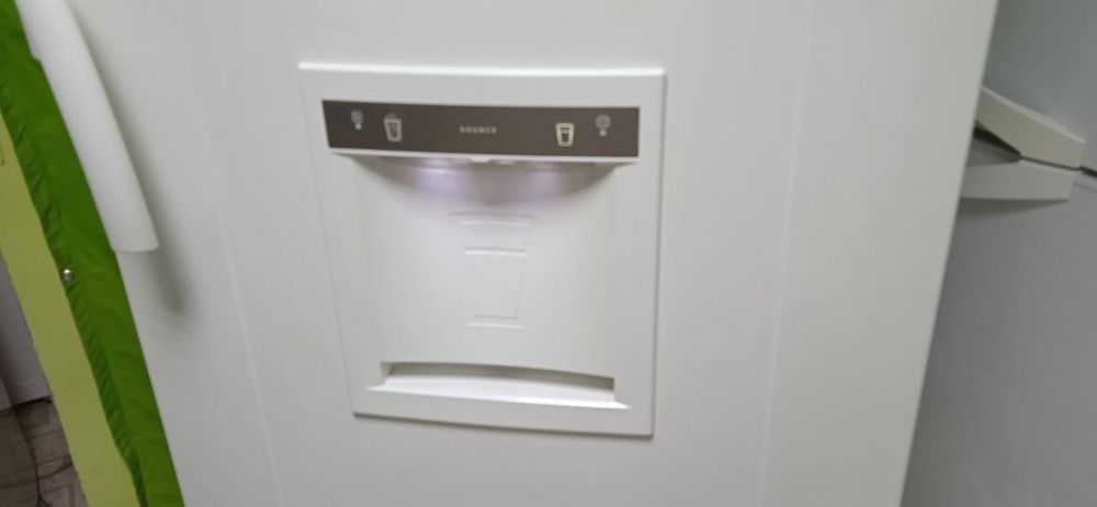 Холодильник б/в ELECTROLUX   No Frost mod. ERES3500