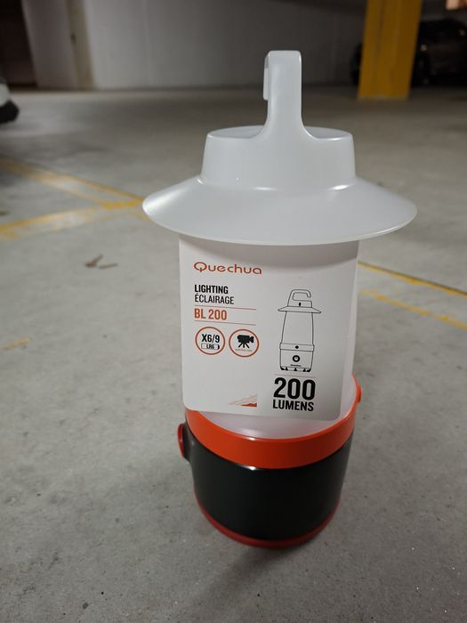 Lanterna a pilhas Quechua CL 200 lúmenes
