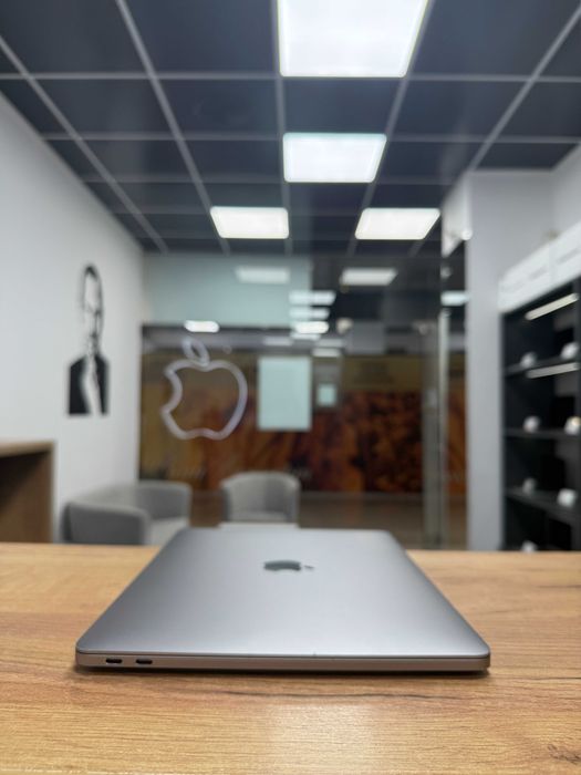 Macbook Pro 2017 (i5/8gb/128 SSD) Гарантія .