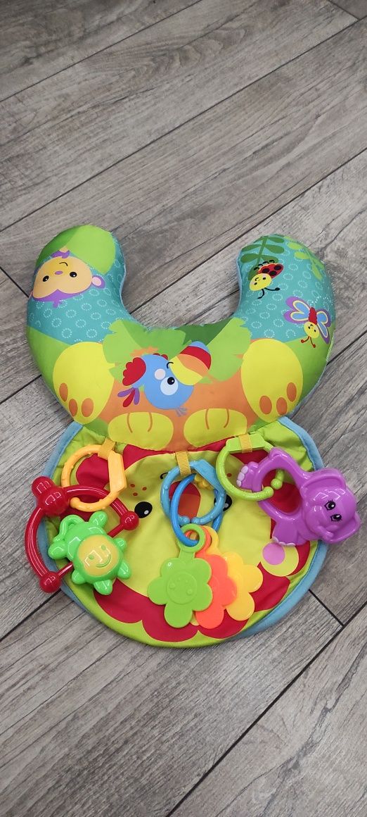 Для малюків подушка з іграшками