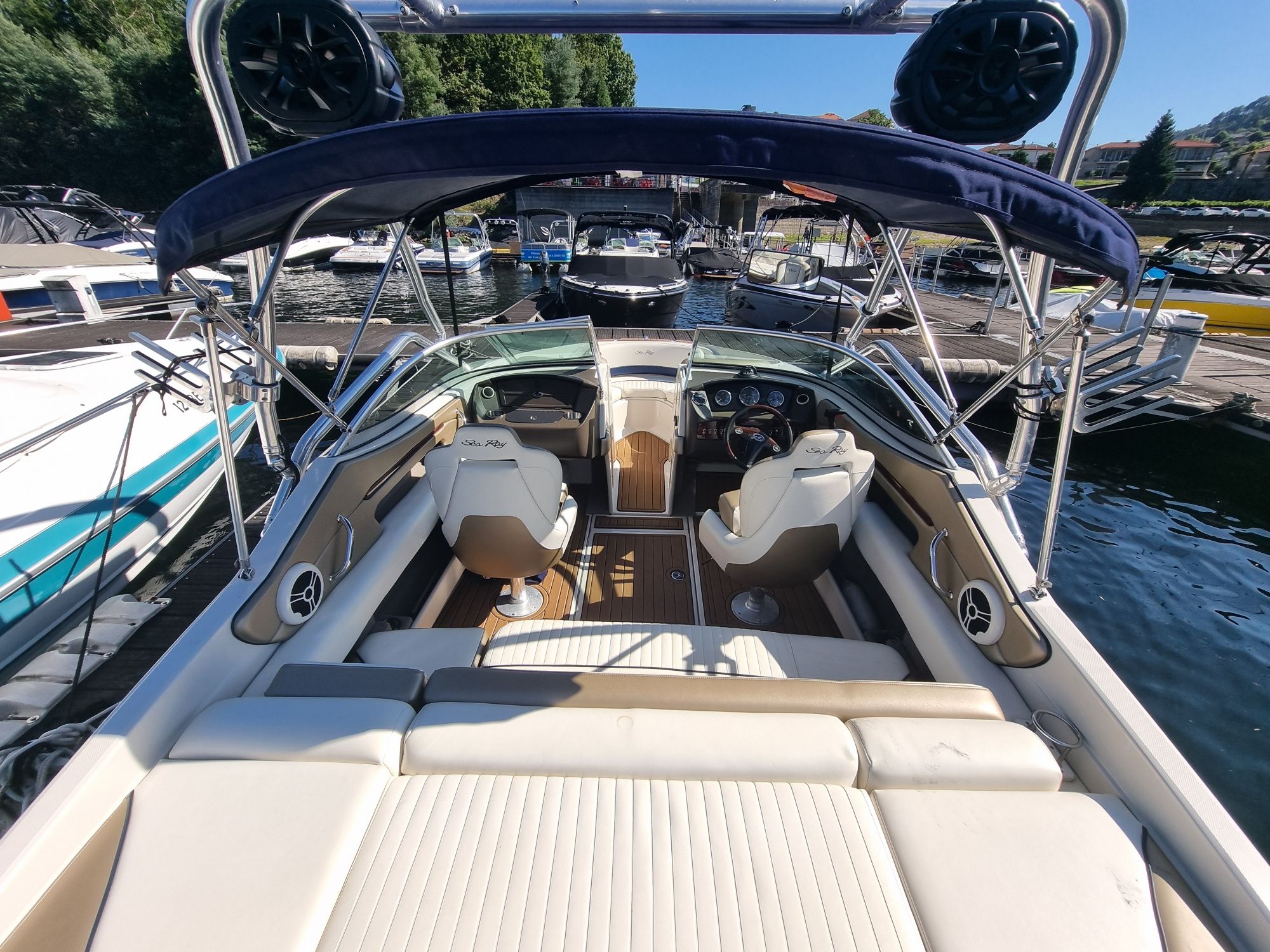 Sea ray 210 select 2007