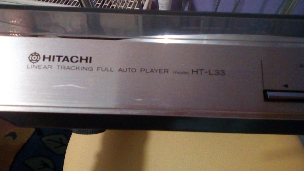 Gramofon Hitachi HT L - 33