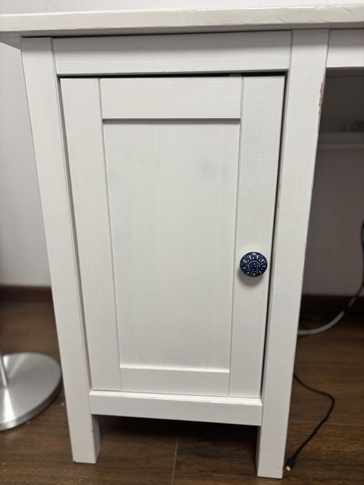 Biurko Ikea Hemnes, krzeslo gratis