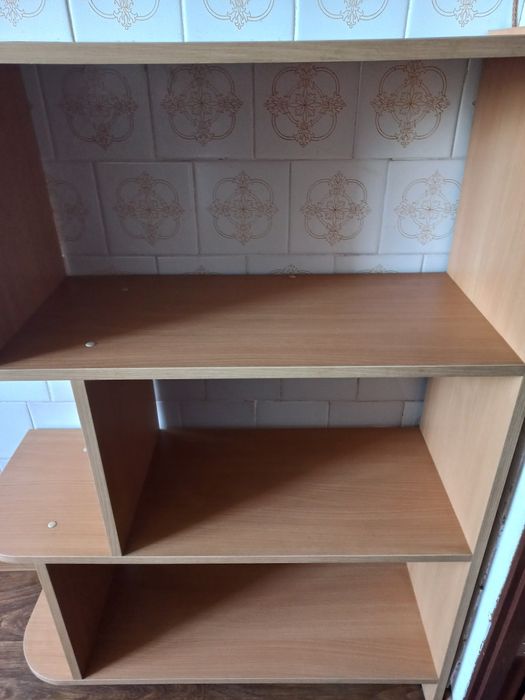 Стелаж в идеальному стані