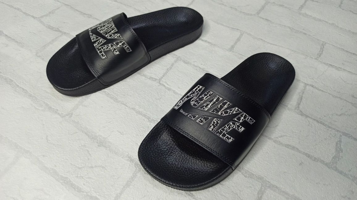 Шлёпки Nike черные 20