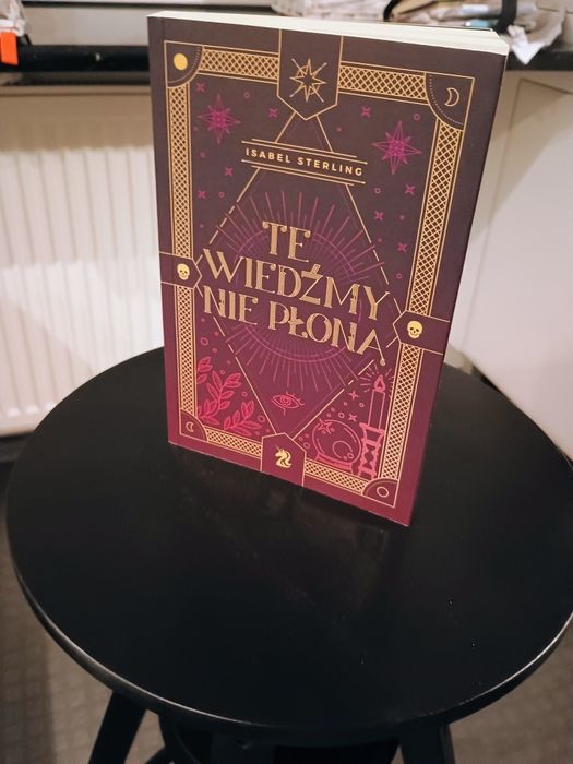 Te wiedźmy nie płoną książka