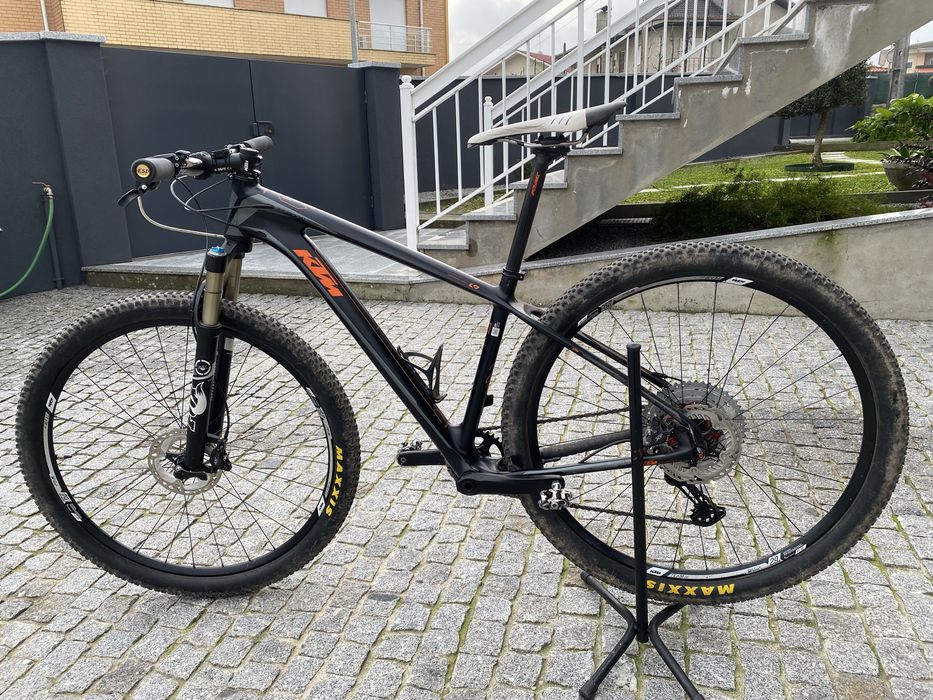 Bicicleta Carbono 29” KTM MyRoon Prestige - Tamanho M