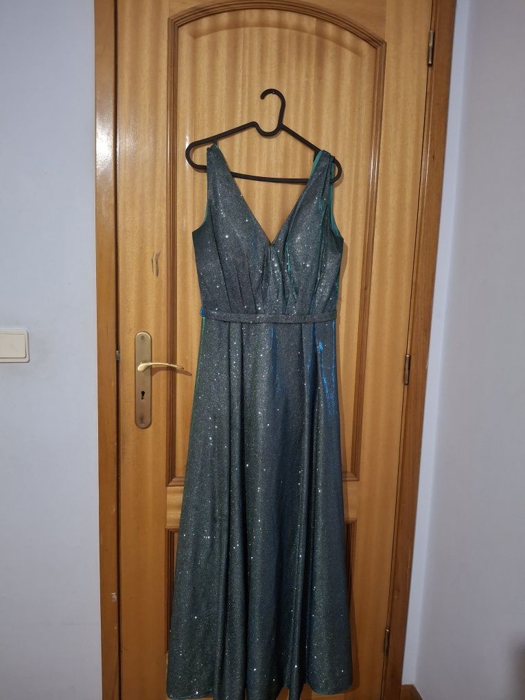 Vestido de cerimónia vestido uma vez