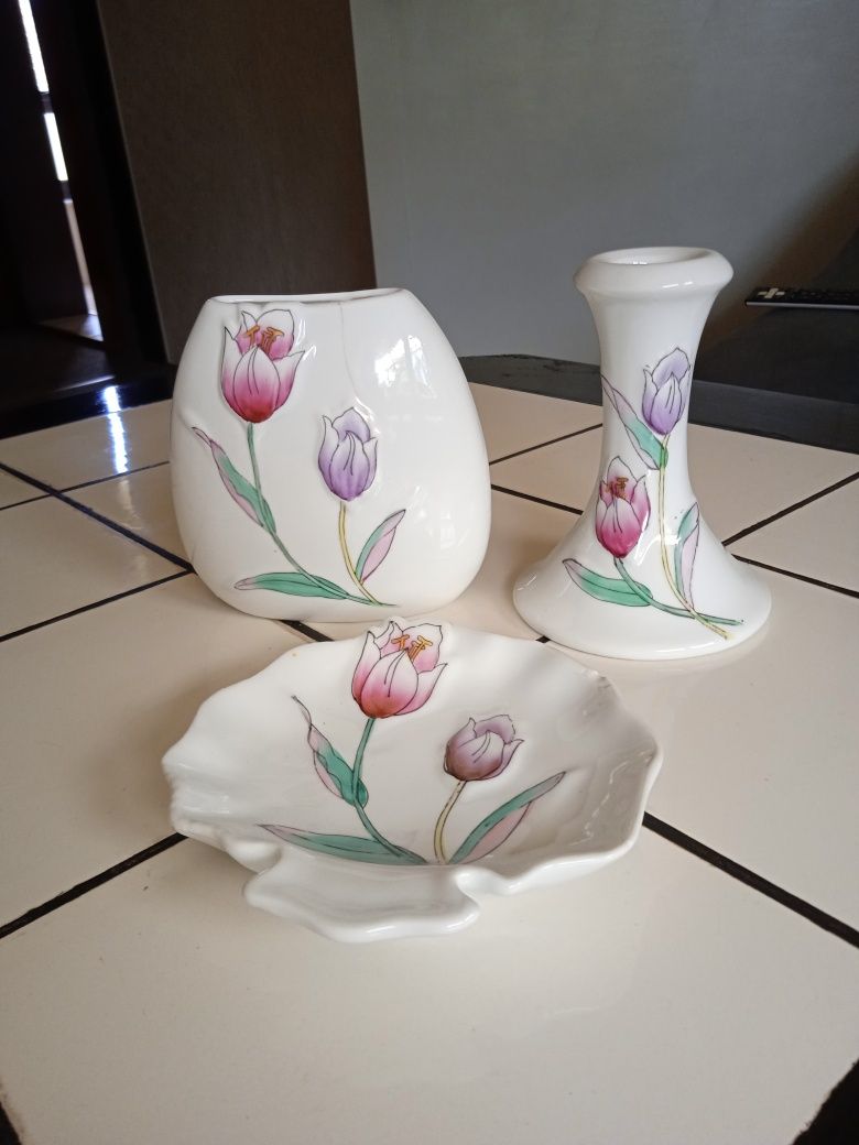 Ceramiczny zestaw w tulipany