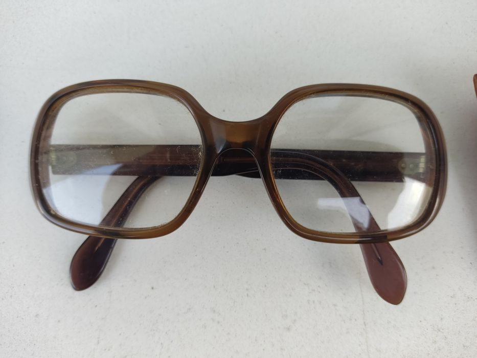 2 pares de óculos anos 70