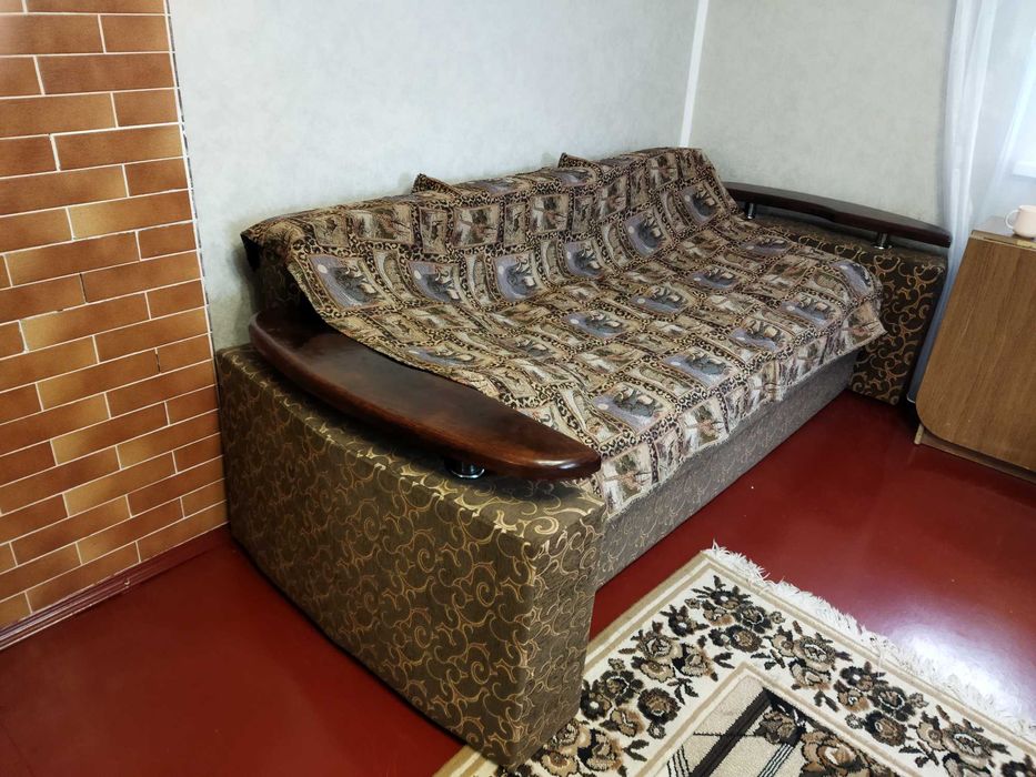 Диван б/в у гарному стані