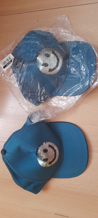 Dwie czapki z daszkiem dla chłopca r.56