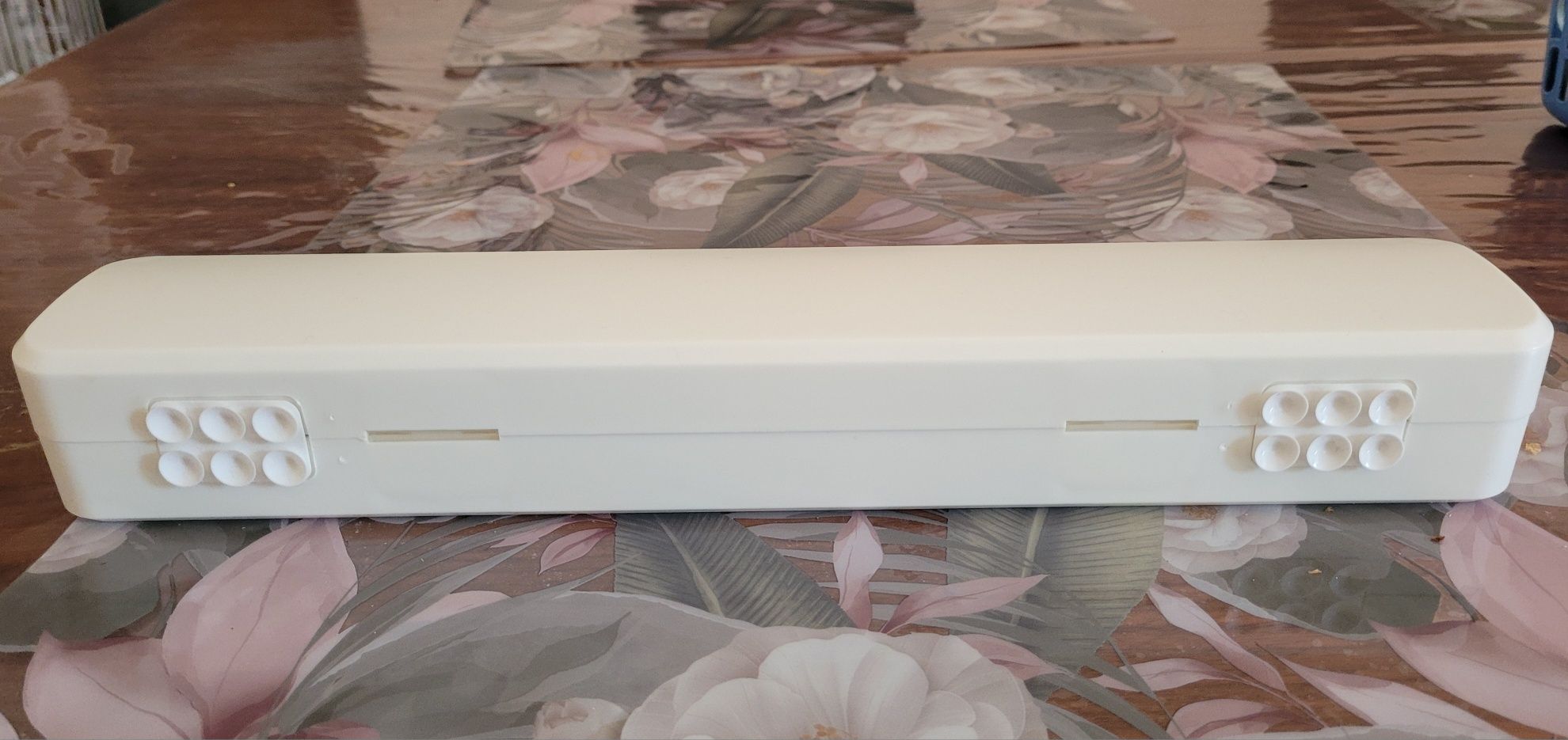 Podajnik ,pojemnik do folii spożywczej lub aluminiowej