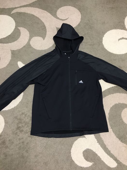 Спортивная куртка адидас