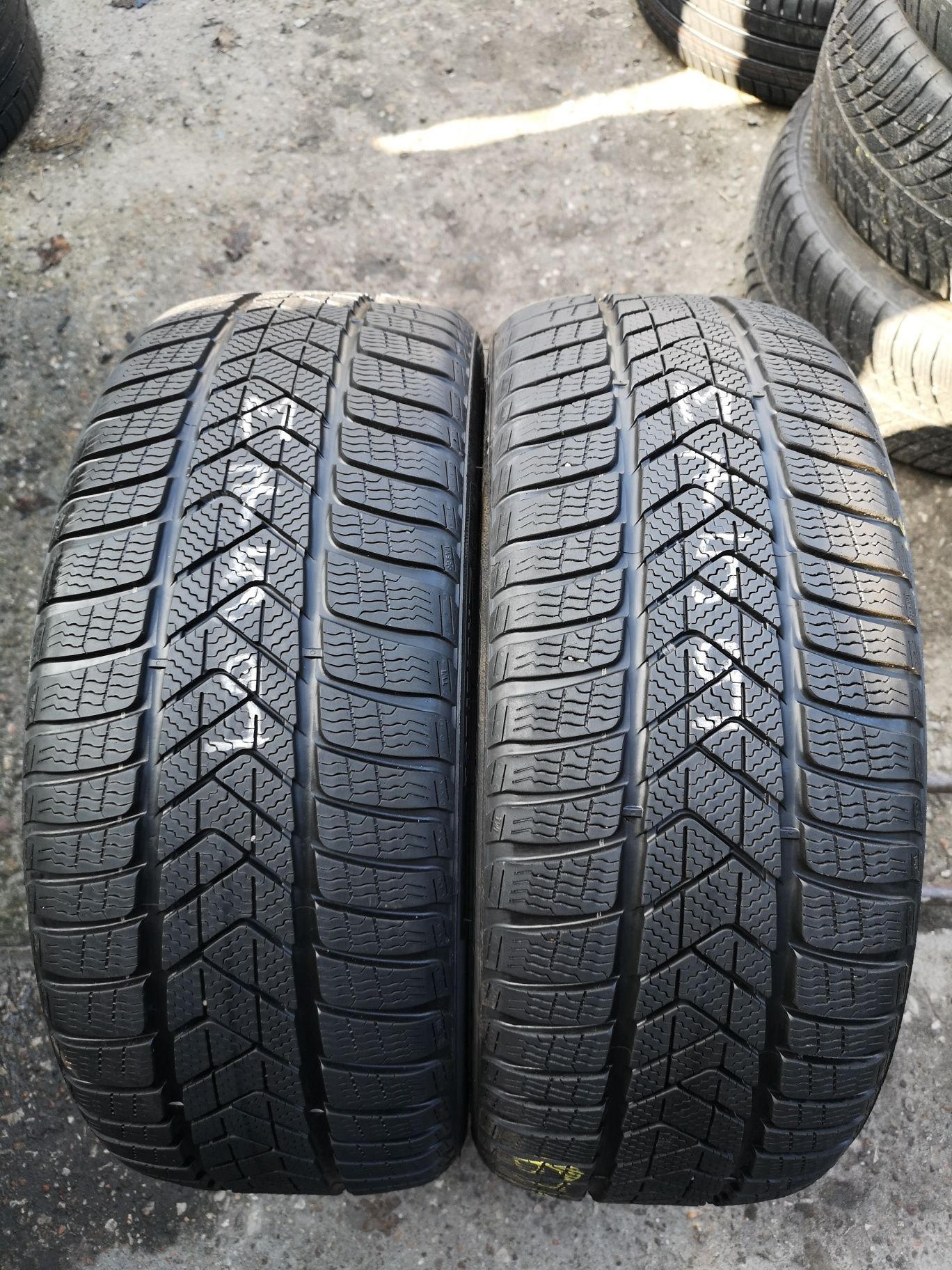 Opony zimowe 225/40/19 Pirelli M0 2szt 6,4mm 2020r