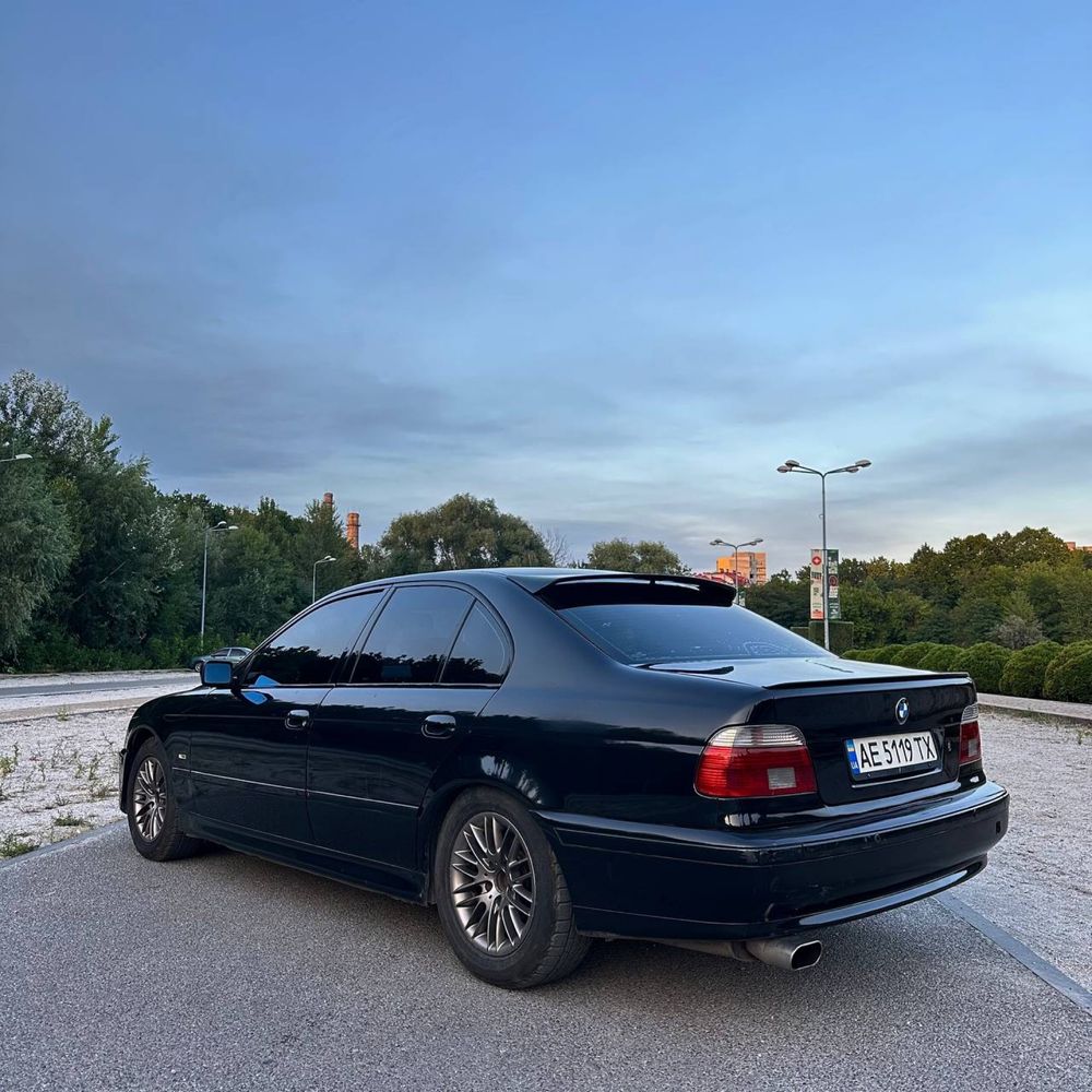 Продам бмв е39 540